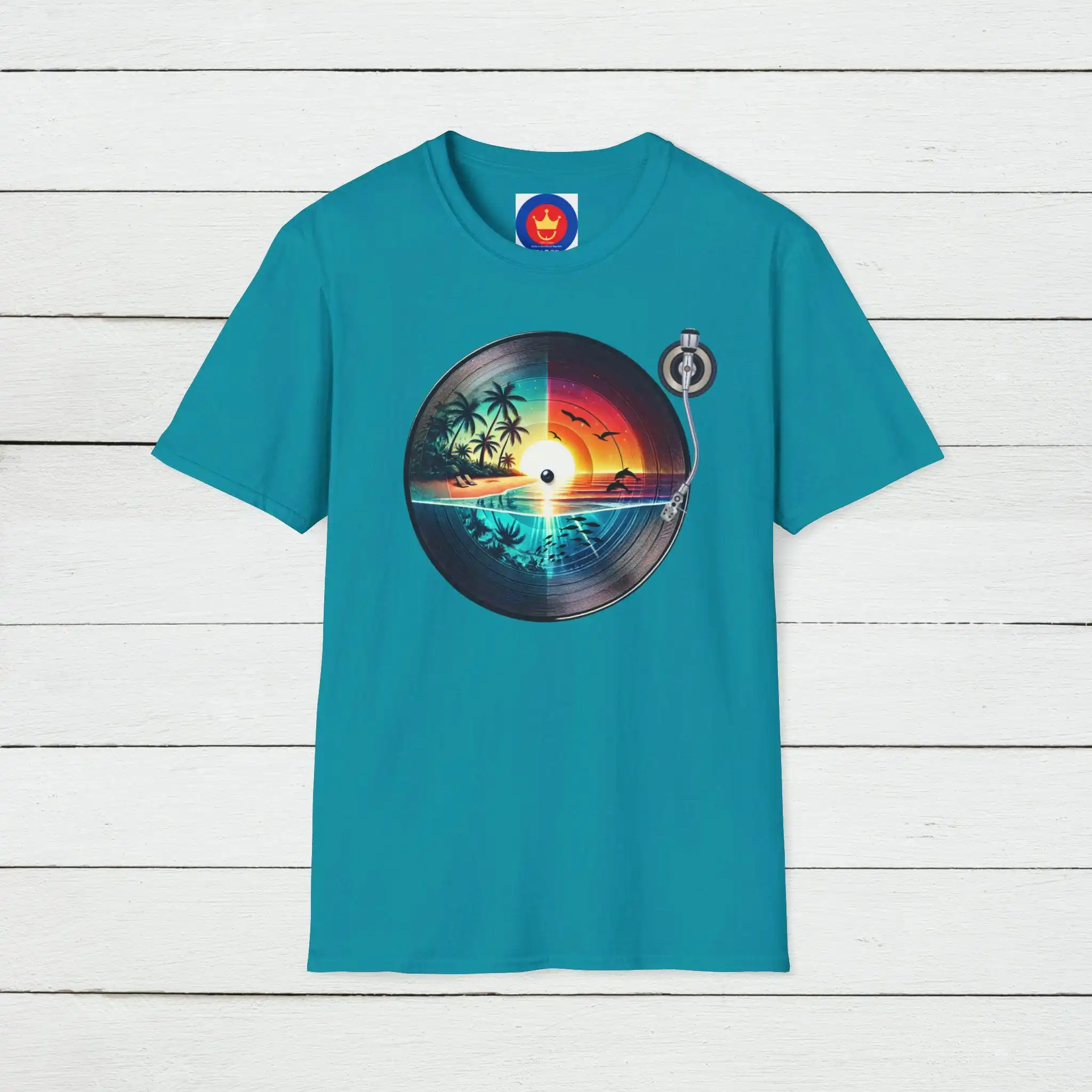 Vintage Vibes Fashion - Kaos Vinyl Pantai Retro Desain Musik