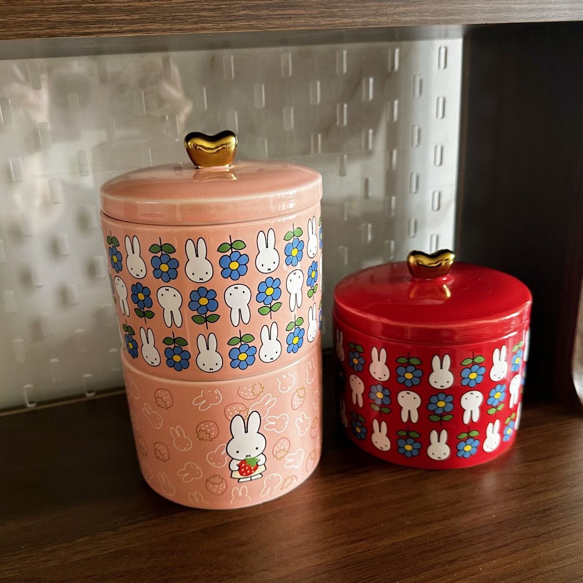 Vintage Fashion Model - Toples Dekoratif Kelinci Miffy yang Tidak
