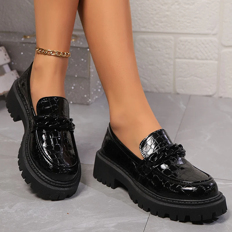 Vintage Fashion Ladies - Sepatu Pantofel Hak Persegi Chunky Platform