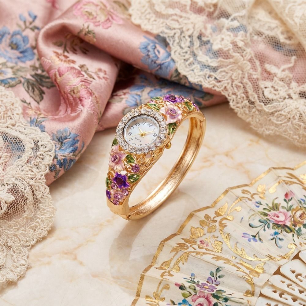 Vintage Fashion Week - Jam Tangan Vintage Kaya Aksen Bunga,