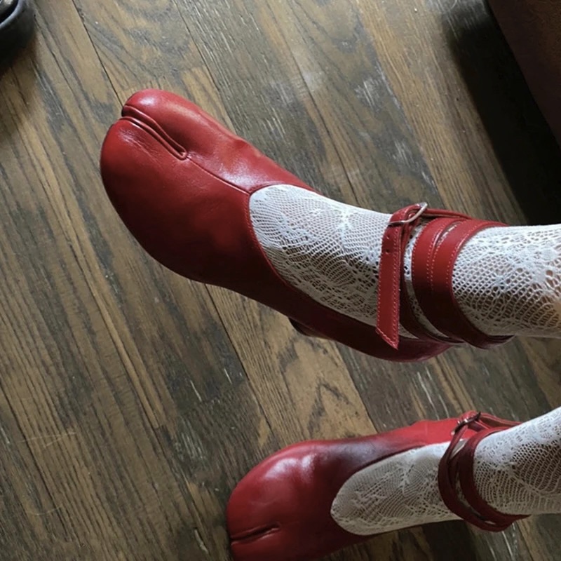 Vintage Fashion Female - Sepatu Wanita Model Vintage Musim Semi