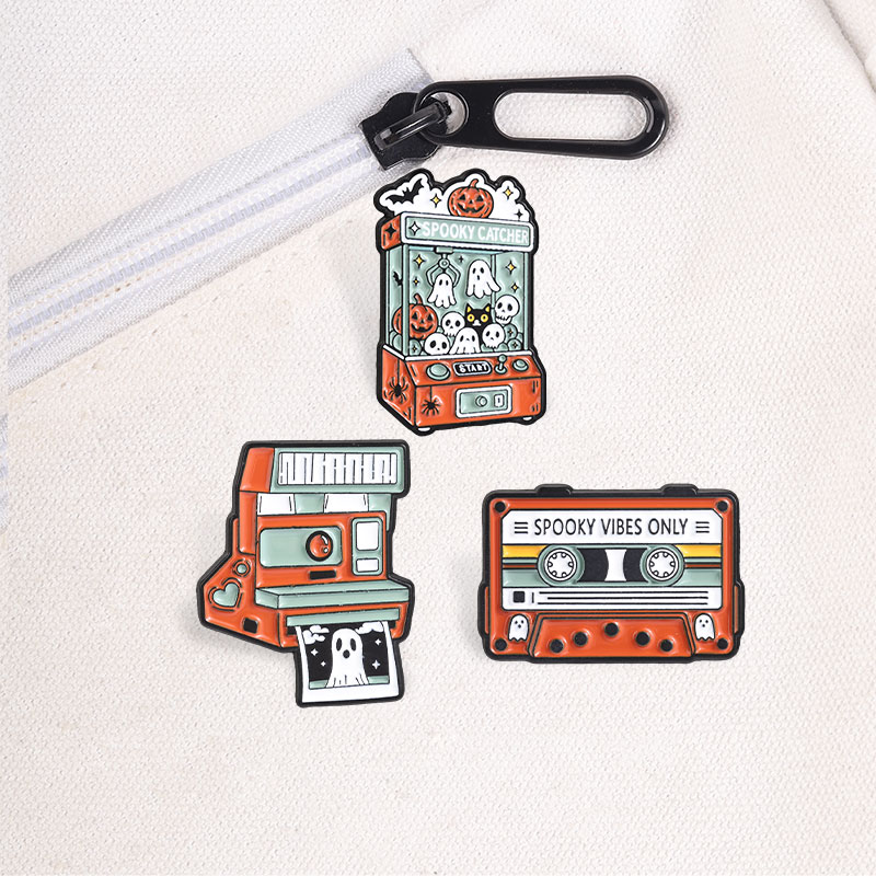 Pin Enamel Kamera Polaroid Han - Vintage Vibes Fashion ulasan dan harga
