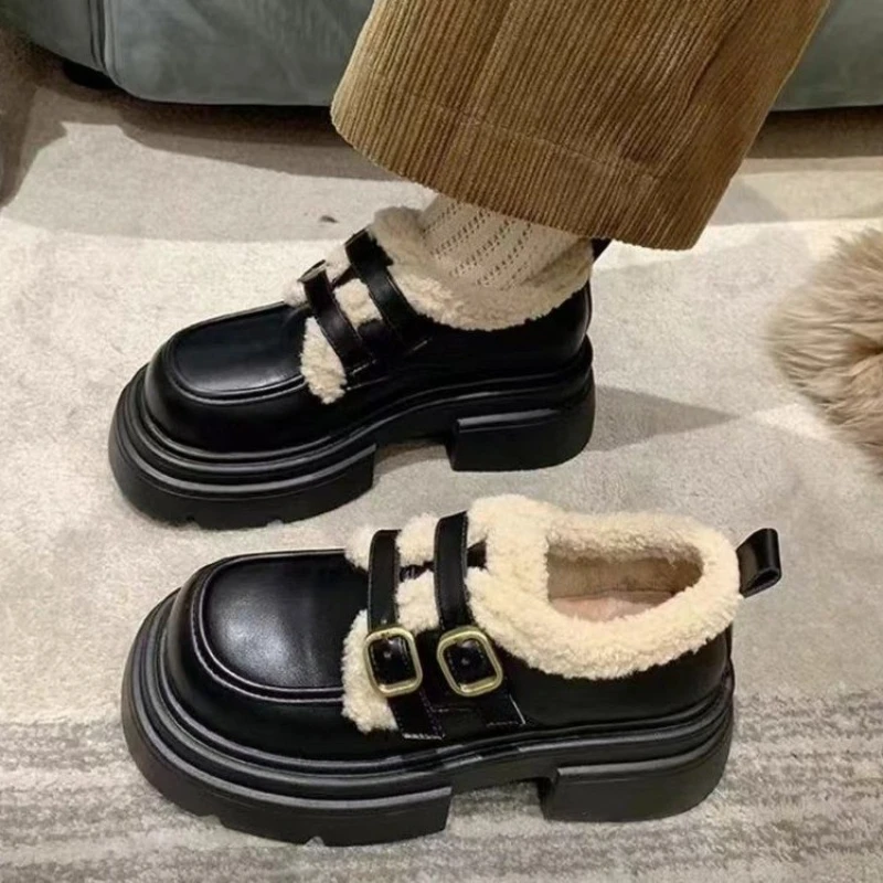 Sepatu Kulit Kecil Gaya Inggri - Vintage Fashion Style ulasan dan harga